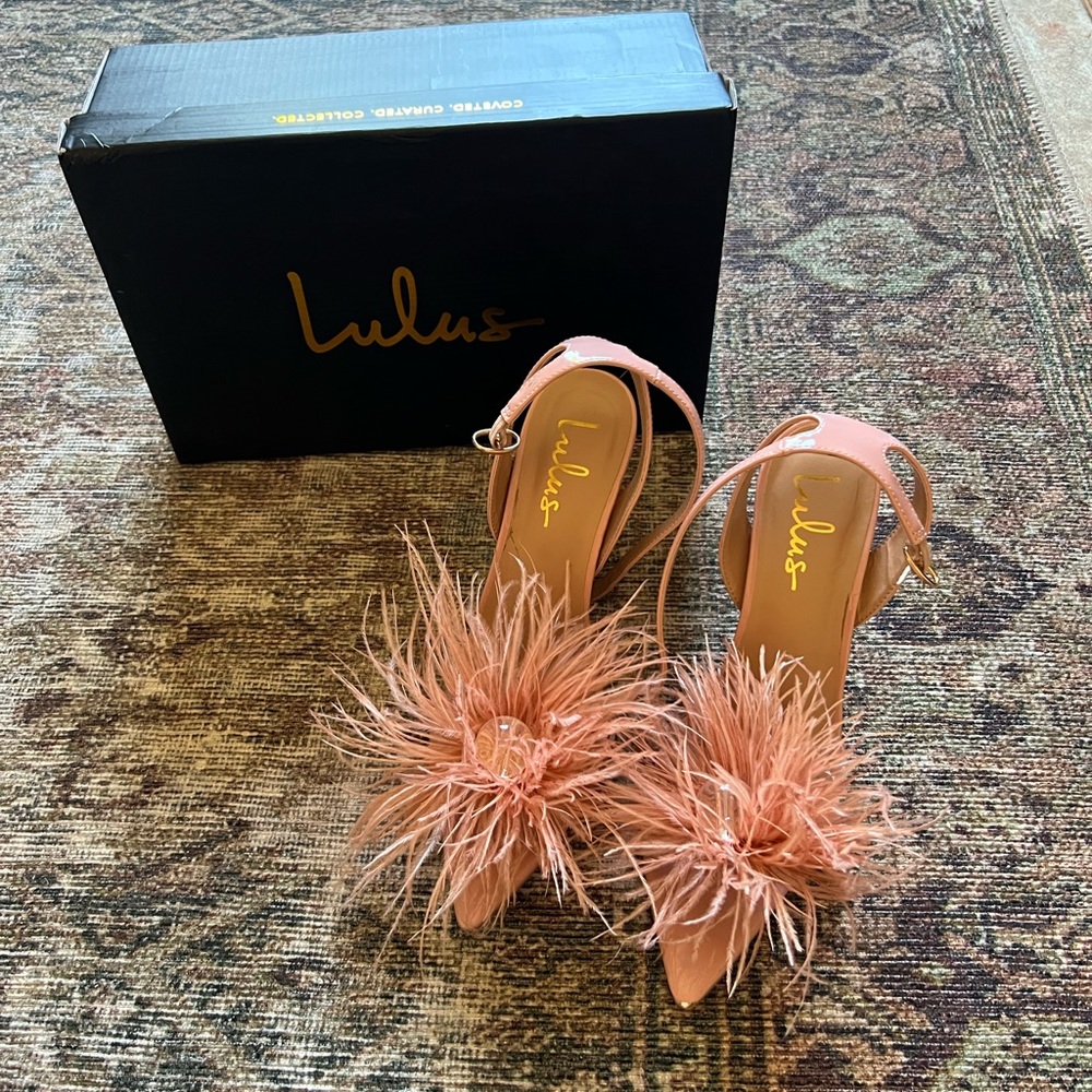 Lulu’s Harlee Pink Patent Feather Stilettos (size 8)